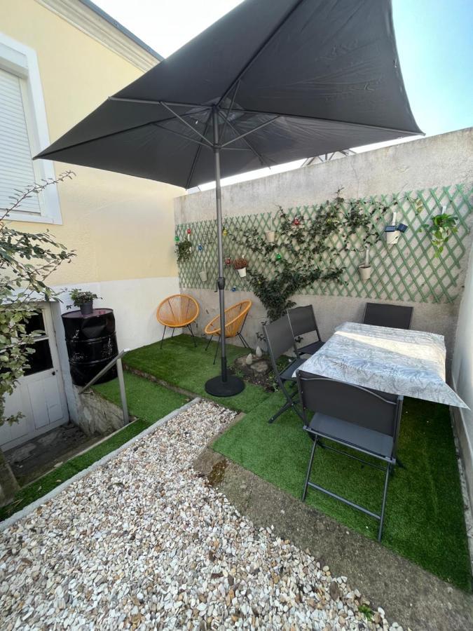 Maison Tourangelle Chic & Cosy Avec Cour Tours Exterior foto