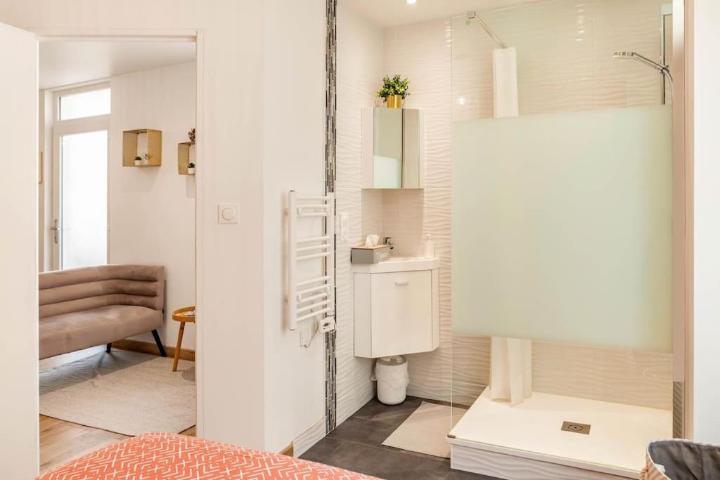 Maison Tourangelle Chic & Cosy Avec Cour Tours Exterior foto