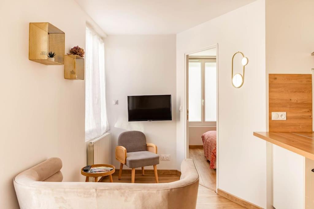 Maison Tourangelle Chic & Cosy Avec Cour Tours Exterior foto