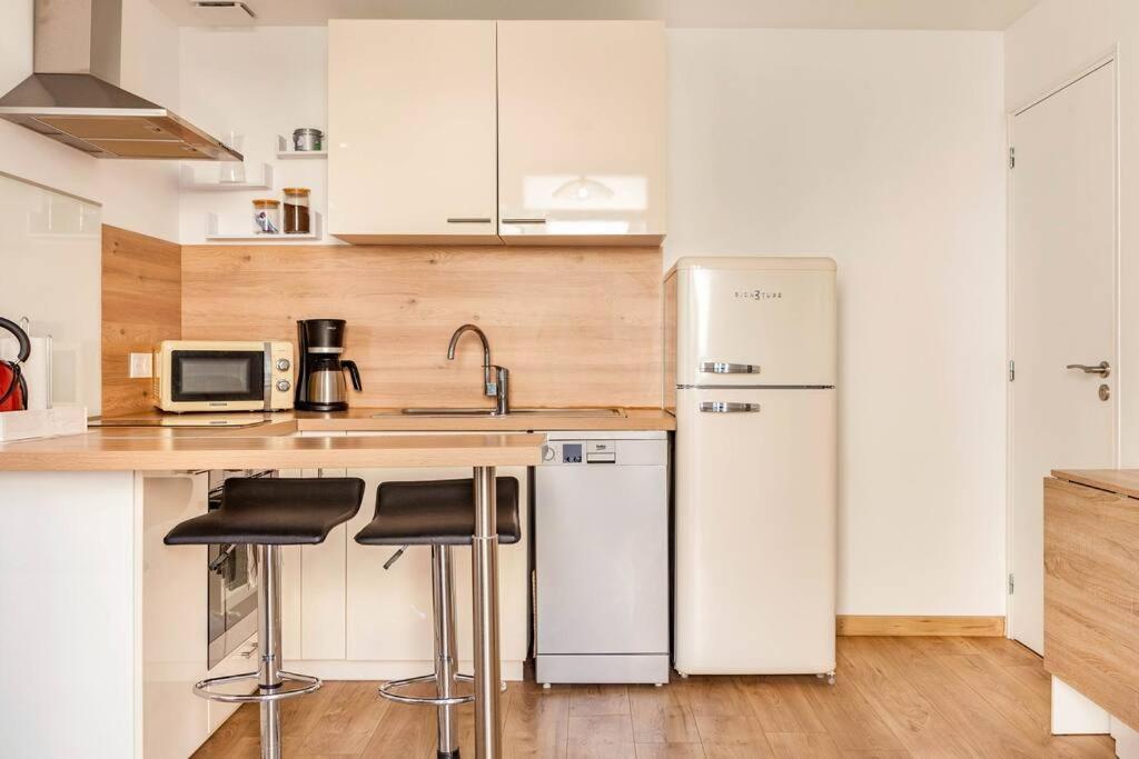 Maison Tourangelle Chic & Cosy Avec Cour Tours Exterior foto